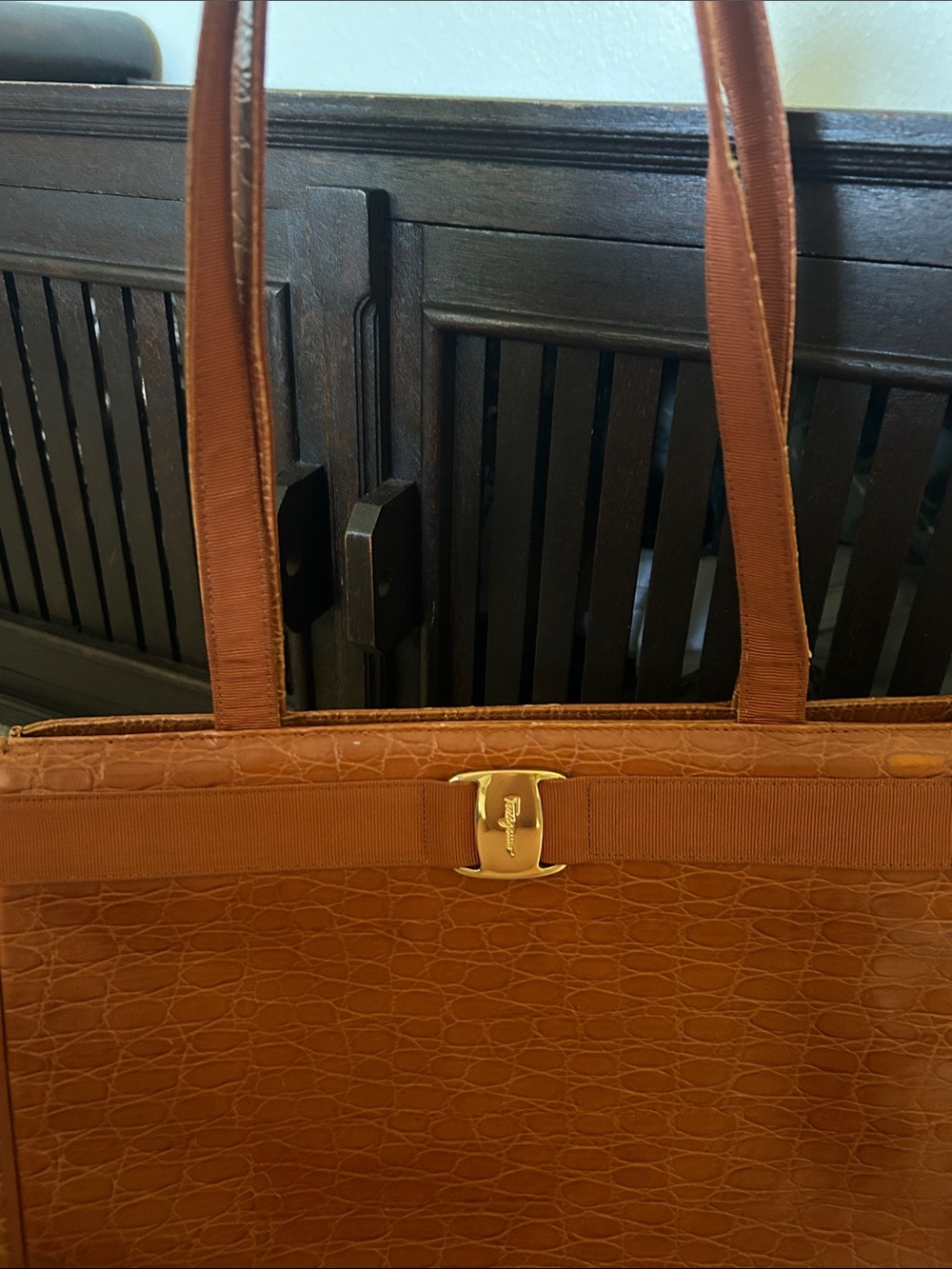 Salvatore Ferragamo Vara Bow Croc-Embossed Leather Tote Bag - Picture 4 of 14